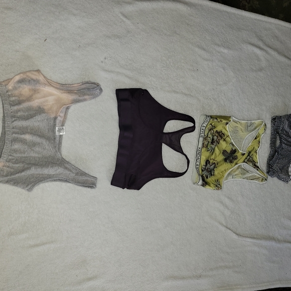 Sports bra - Picture 2 of 3